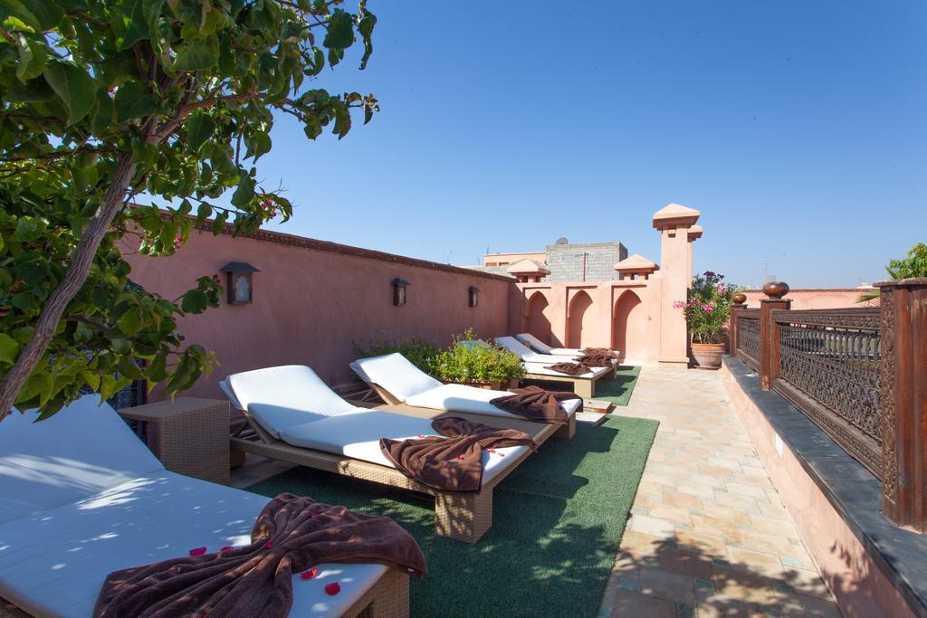 Riad Le Perroquet Bleu Suites & Spa Marrakesch Exterior foto